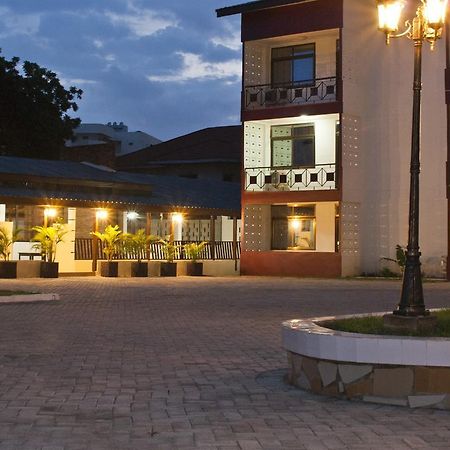 Consir Executive Lodge Accra Buitenkant foto