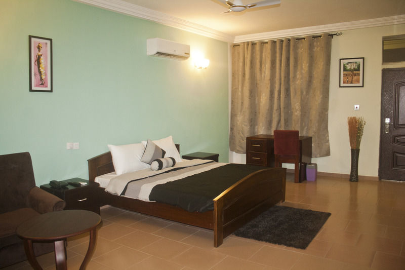 Consir Executive Lodge Accra Buitenkant foto