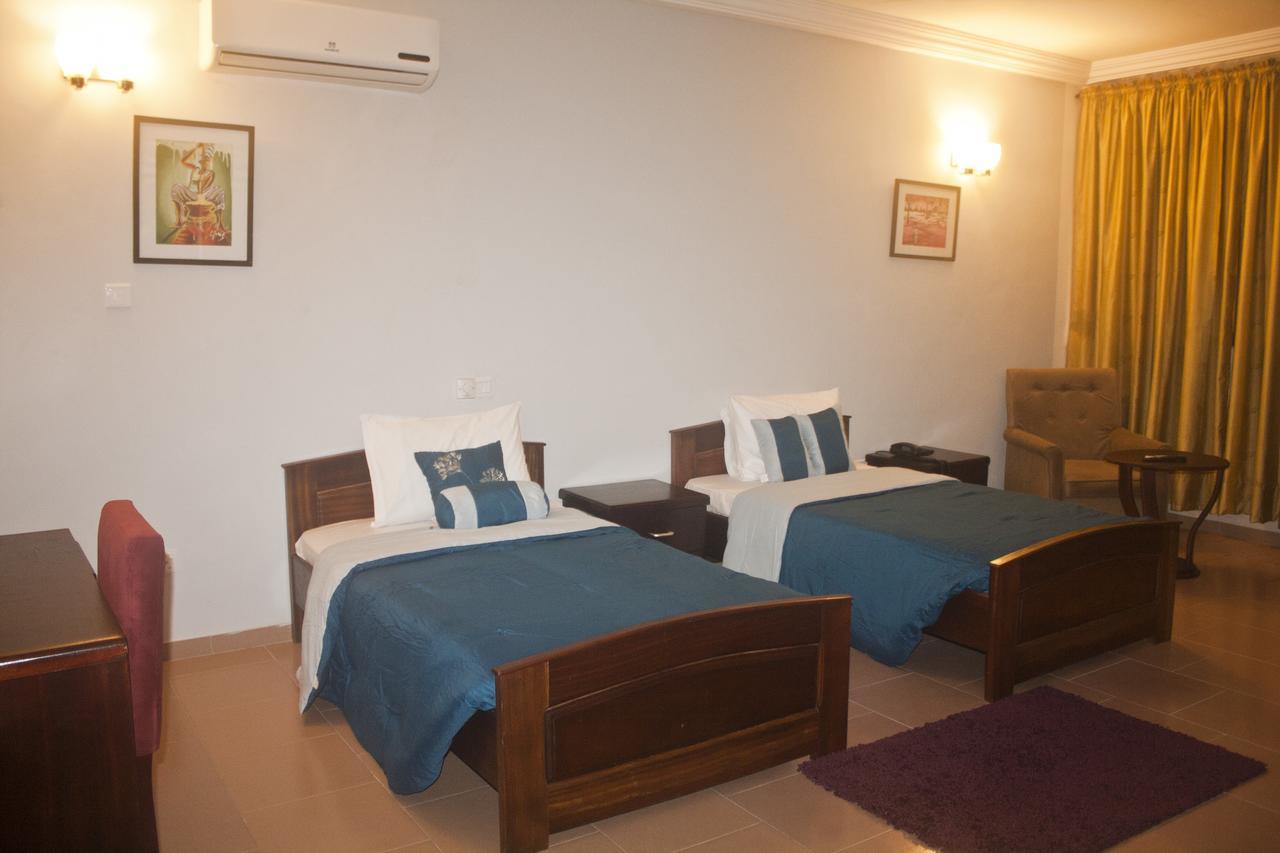 Consir Executive Lodge Accra Buitenkant foto
