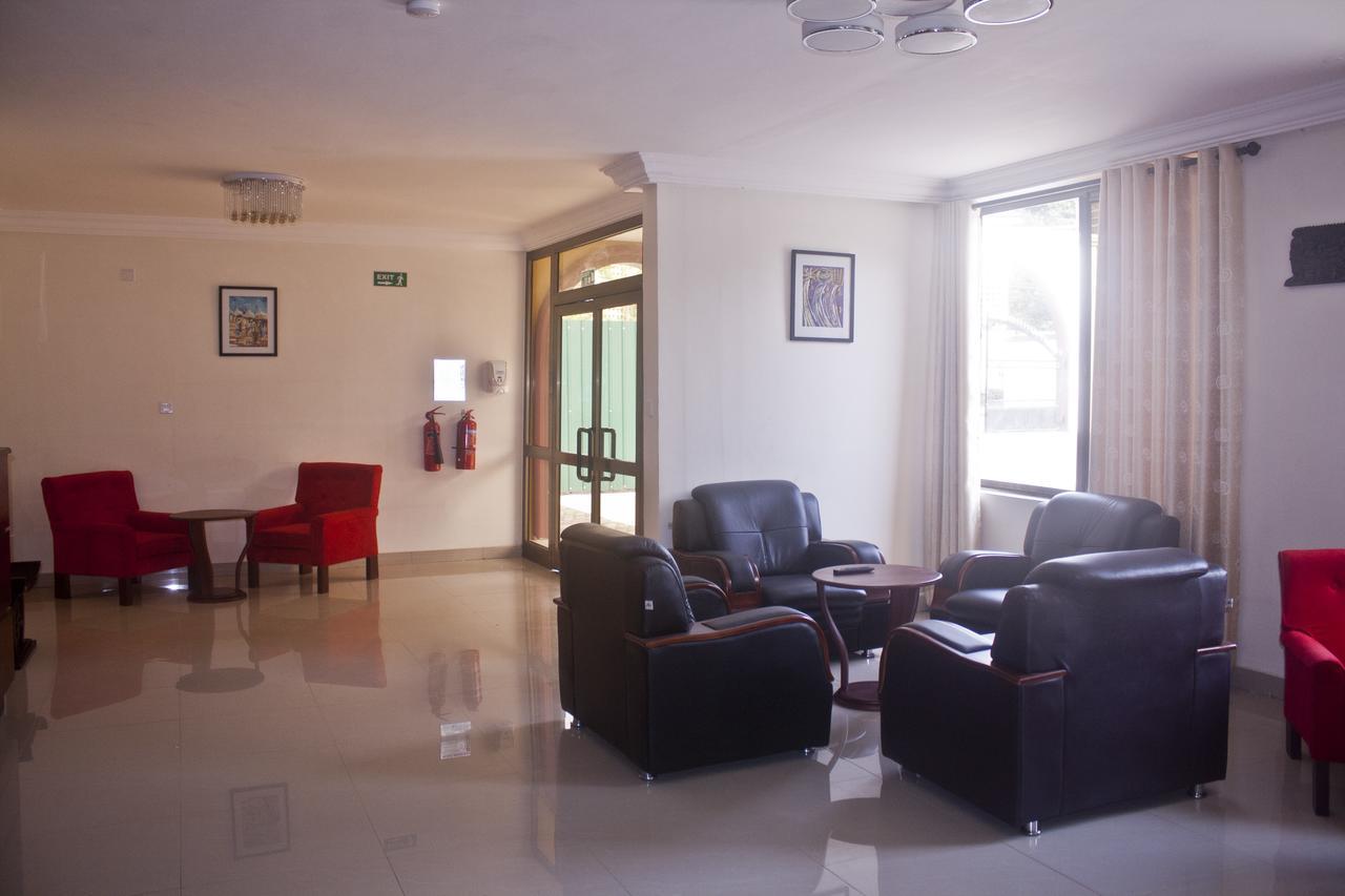 Consir Executive Lodge Accra Buitenkant foto