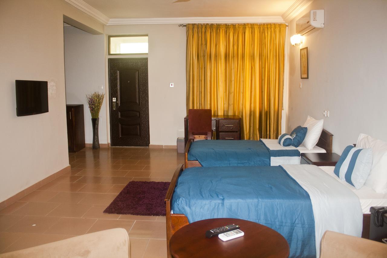 Consir Executive Lodge Accra Buitenkant foto