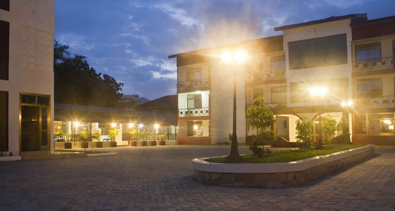 Consir Executive Lodge Accra Buitenkant foto