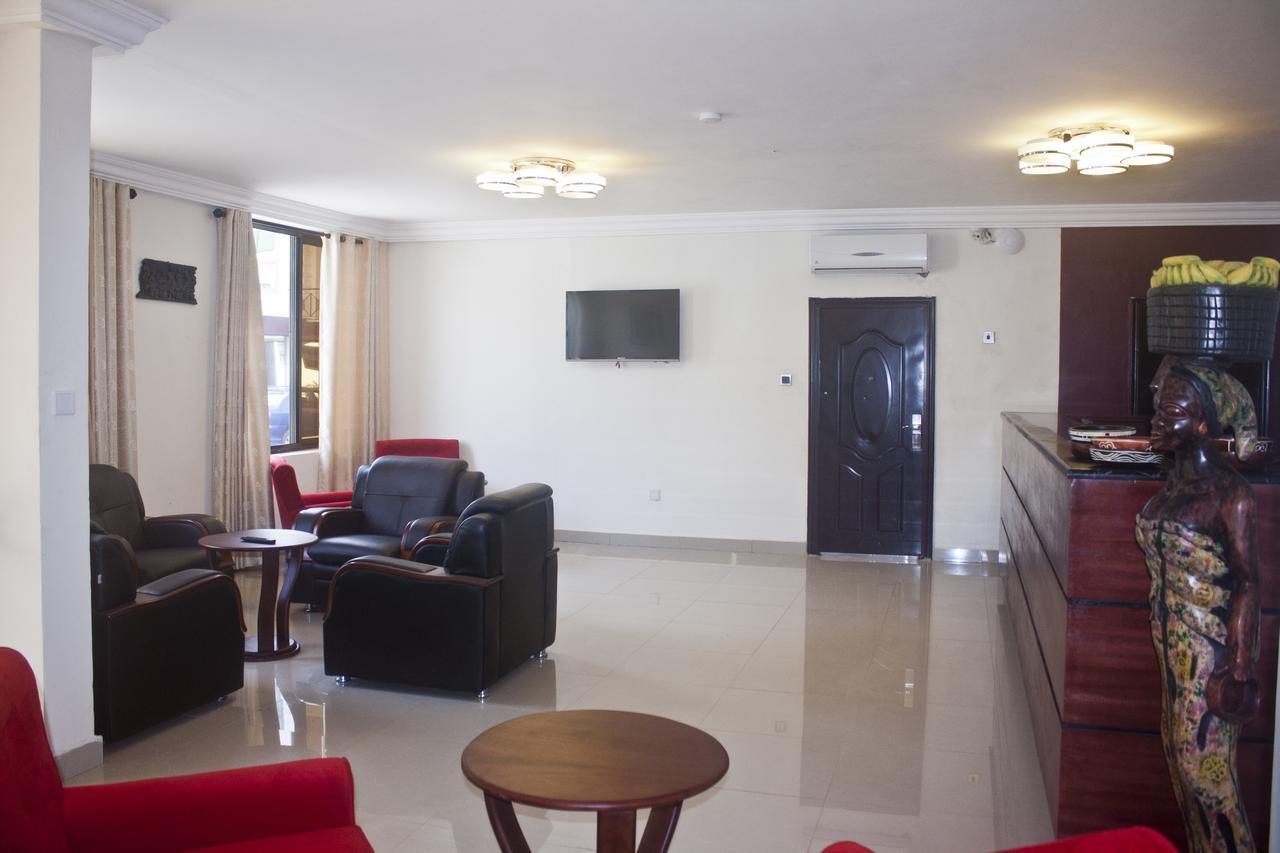 Consir Executive Lodge Accra Buitenkant foto