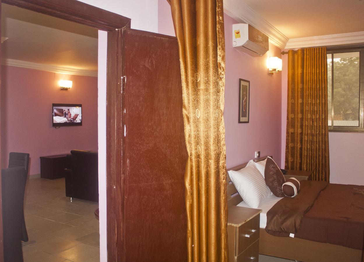 Consir Executive Lodge Accra Buitenkant foto
