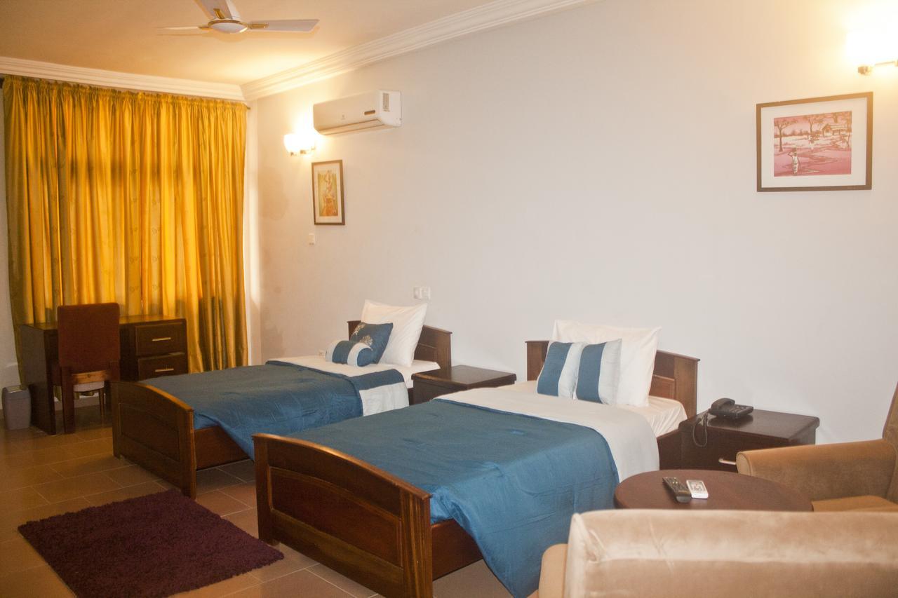 Consir Executive Lodge Accra Buitenkant foto