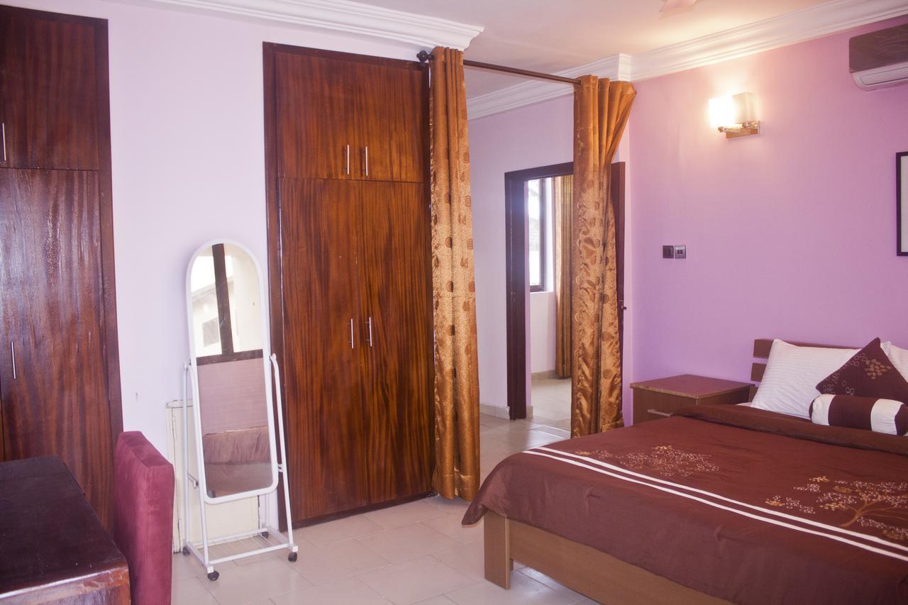 Consir Executive Lodge Accra Buitenkant foto