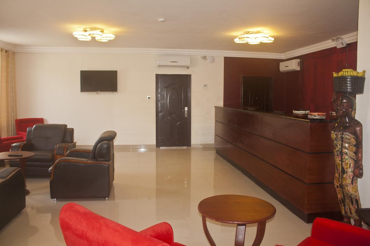 Consir Executive Lodge Accra Buitenkant foto