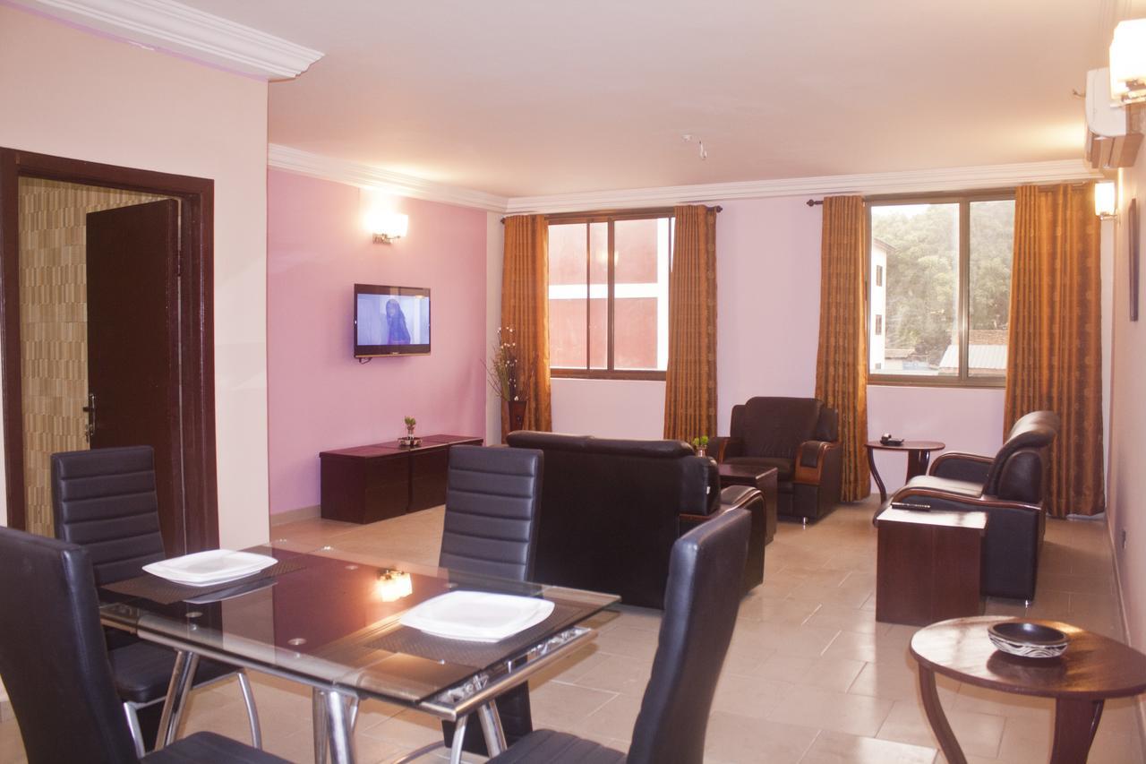 Consir Executive Lodge Accra Buitenkant foto