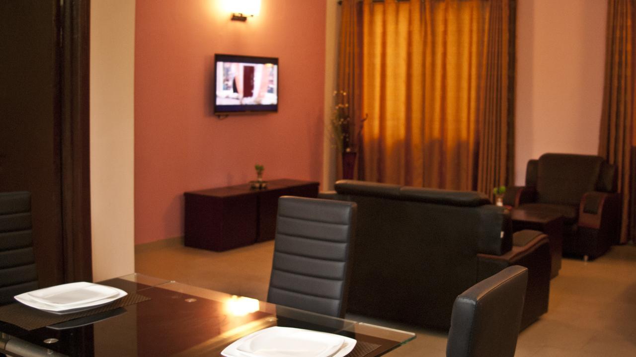 Consir Executive Lodge Accra Buitenkant foto