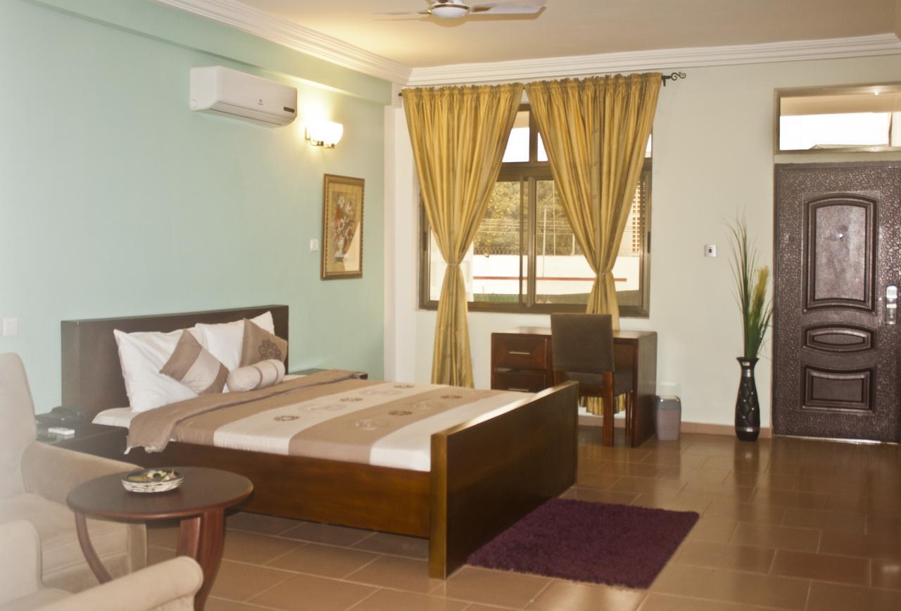 Consir Executive Lodge Accra Buitenkant foto